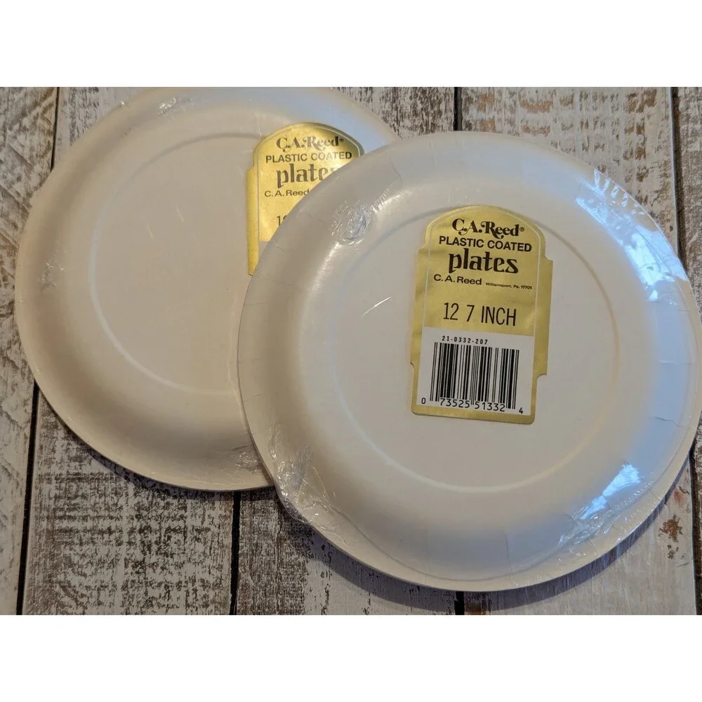 Vintage C.A. Reed Plastic Coated Plates 12 Packs 7 Inch Christmas Bear Carolers
